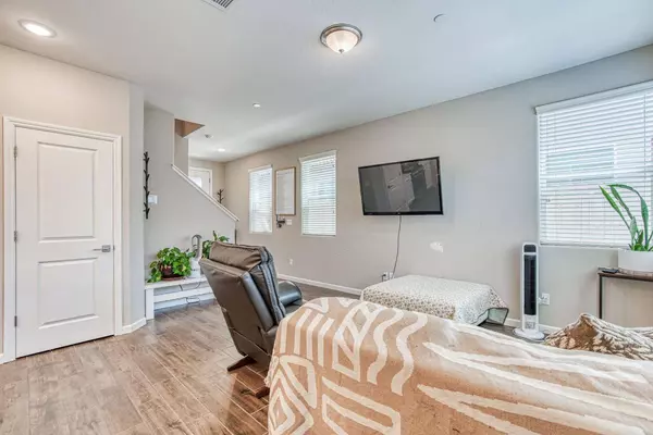 212 Arbor DR, Madera, CA 93636