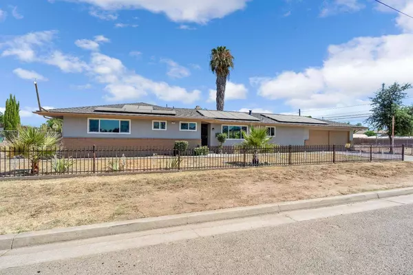 780 E ST, Orange Cove, CA 93646