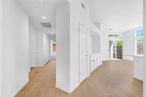 5644 N Violet AVE, Fresno, CA 93722