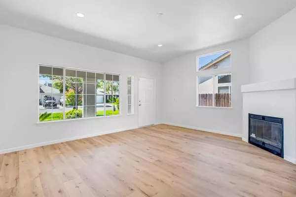 5644 N Violet AVE, Fresno, CA 93722