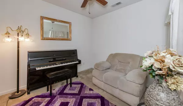 5551 N Brent AVE, Fresno, CA 93723