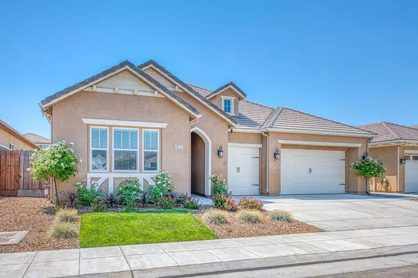 3932 Sussex AVE, Clovis, CA 93619