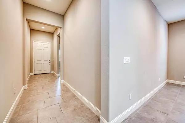 3932 Sussex AVE, Clovis, CA 93619