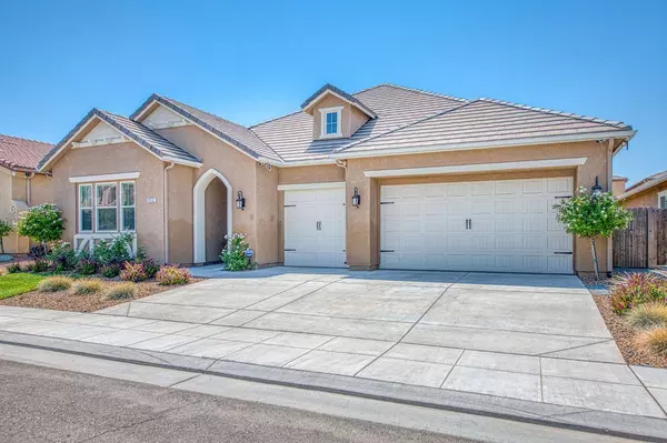 3932 Sussex AVE, Clovis, CA 93619