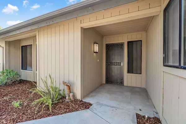 1724 Tollhouse LN, Clovis, CA 93611