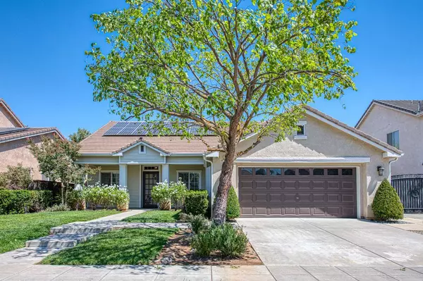 1925 N Whiteash AVE, Clovis, CA 93619