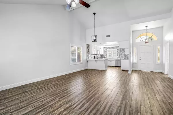 9498 N Congress AVE, Fresno, CA 93720