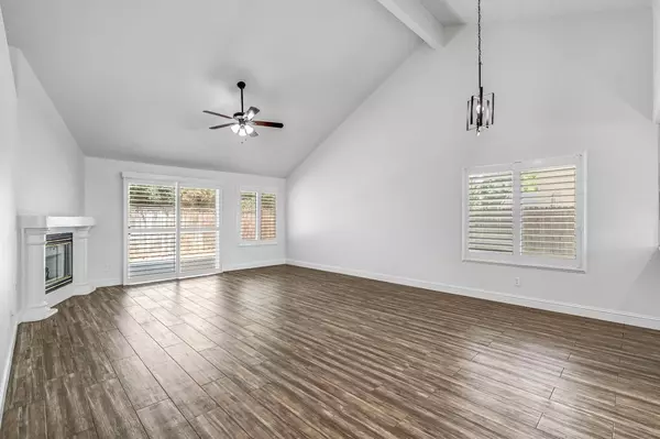 9498 N Congress AVE, Fresno, CA 93720