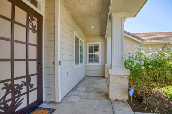 1925 N Whiteash AVE, Clovis, CA 93619