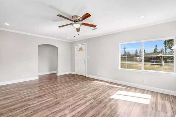 1415 N Howard AVE, Fresno, CA 93703