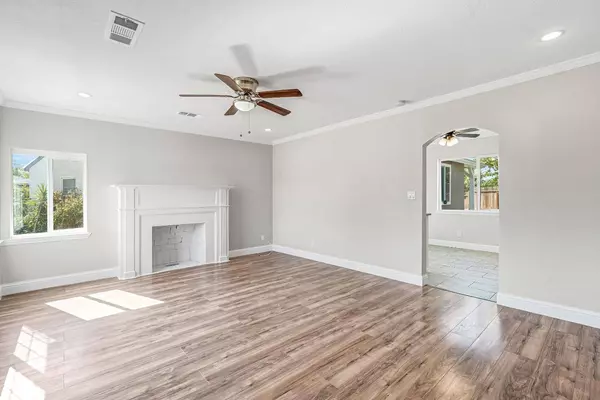 1415 N Howard AVE, Fresno, CA 93703