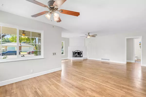 3335 E Swift AVE, Fresno, CA 93726