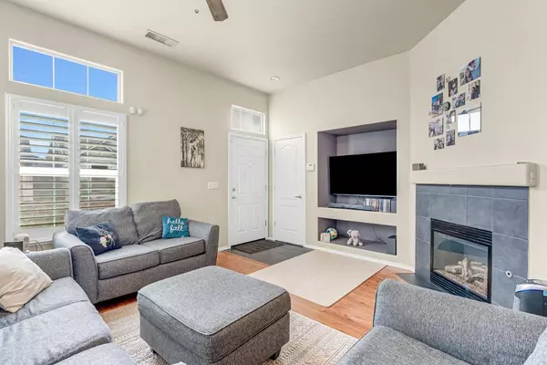 4088 W Fig Tree LN, Fresno, CA 93722