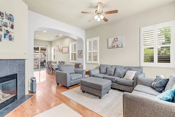 4088 W Fig Tree LN, Fresno, CA 93722