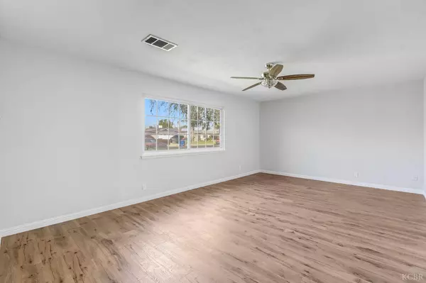 2015 N Burl Drive, Hanford, CA 93230