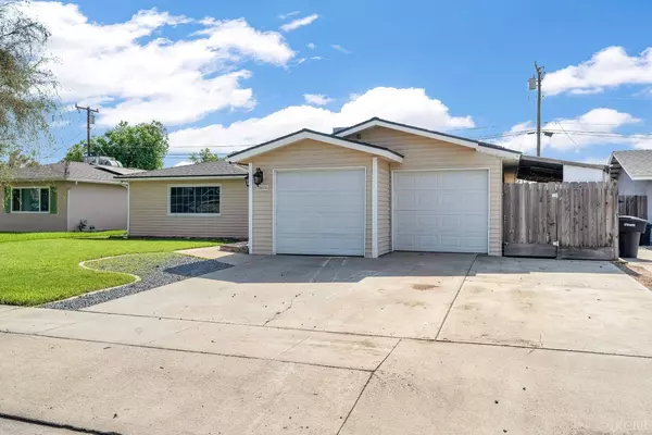 2015 N Burl Drive, Hanford, CA 93230