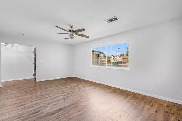 2015 N Burl Drive, Hanford, CA 93230