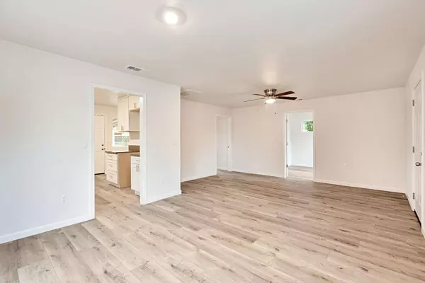 617 N Farris AVE, Fresno, CA 93728