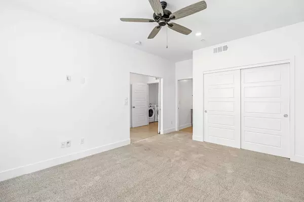 554 W Mahogany LN, Clovis, CA 93611