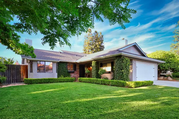 2102 E Shea DR, Fresno, CA 93720