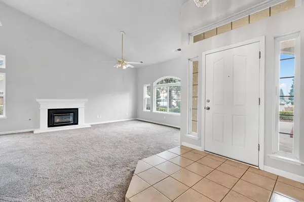 9629 N Paula AVE, Fresno, CA 93720