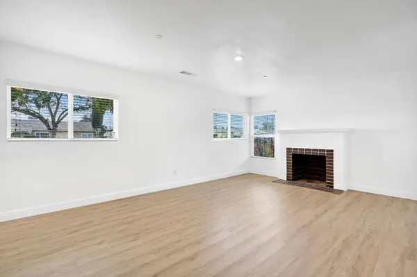 4877 E Illinois AVE, Fresno, CA 93727