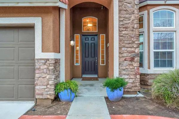 21261 Tramonto LN, Friant, CA 93626