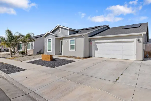 324 E Newton Avenue, Visalia, CA 93291