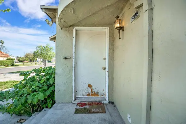 4332 E Ball AVE, Fresno, CA 93702