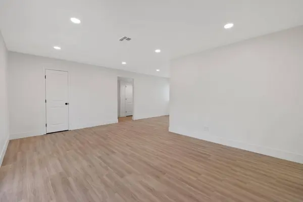 15882 Edmiston Avenue, Ivanhoe, CA 93235