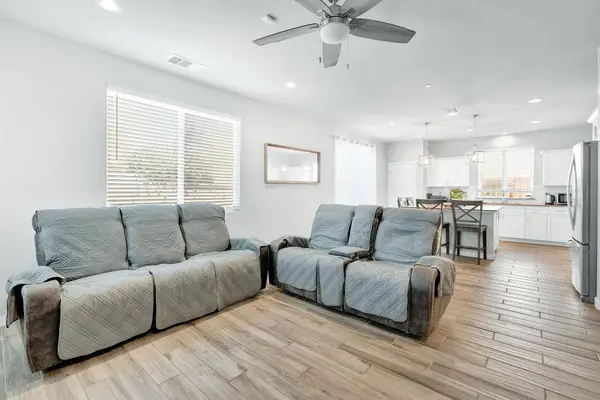 3875 Roberts AVE, Clovis, CA 93619