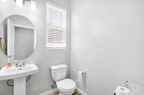 3875 Roberts AVE, Clovis, CA 93619