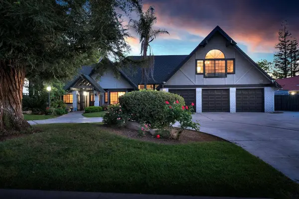 327 E Audubon DR, Fresno, CA 93720