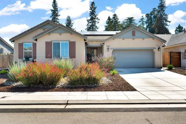 1807 Las Rosas AVE, Clovis, CA 93619
