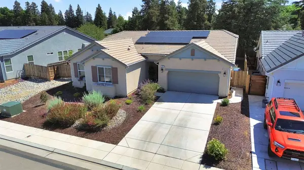 1807 Las Rosas AVE, Clovis, CA 93619