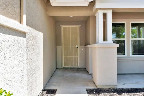 2090 N Delbert AVE, Fresno, CA 93722
