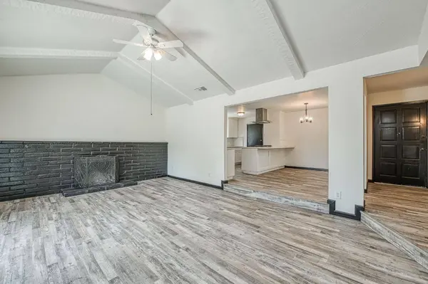 1545 Sunnyside AVE, Clovis, CA 93611