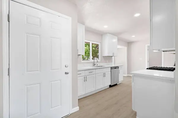 2901 N 2nd ST, Fresno, CA 93703
