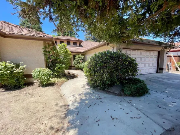 838 E Catalina CIR, Fresno, CA 93730
