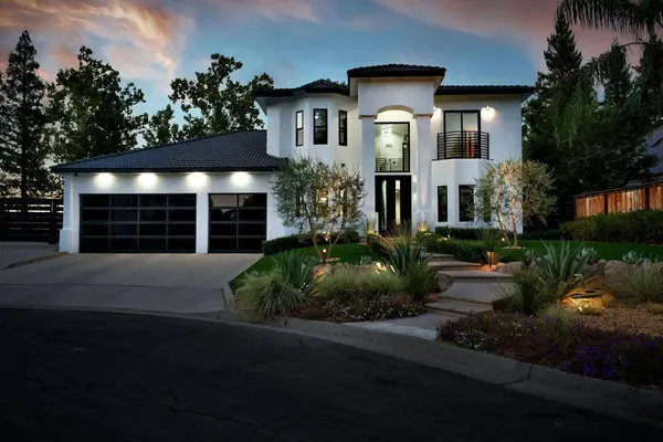 1292 E Valley Forge DR, Fresno, CA 93720