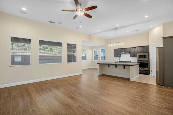 1807 Las Rosas AVE, Clovis, CA 93619