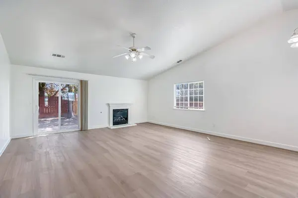 4285 W Saginaw WAY, Fresno, CA 93722