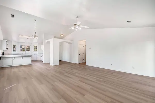 4285 W Saginaw WAY, Fresno, CA 93722