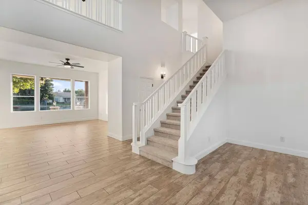10873 E Clearwater WAY, Clovis, CA 93619