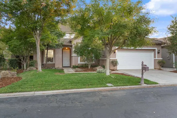 10873 E Clearwater WAY, Clovis, CA 93619