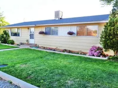 78 South 300 East, Kanab, UT 84741