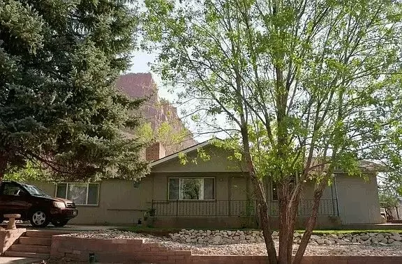 442 E 100 S, Kanab, UT 84741 (Main House)