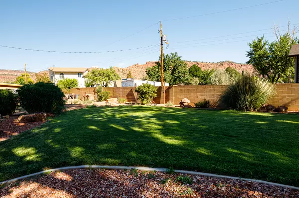 Kanab, UT 84741-3510,163 E 200 N