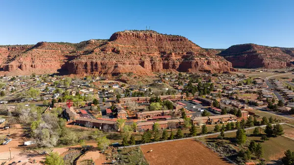 353 E 300 N #i-6, Kanab, UT 84741-3338