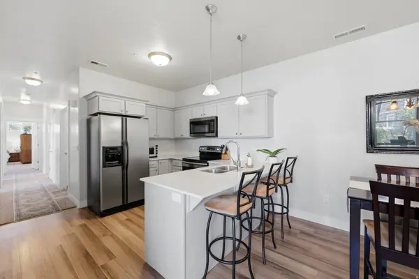 631 N SUN PEAK DR, Vineyard, UT 84059